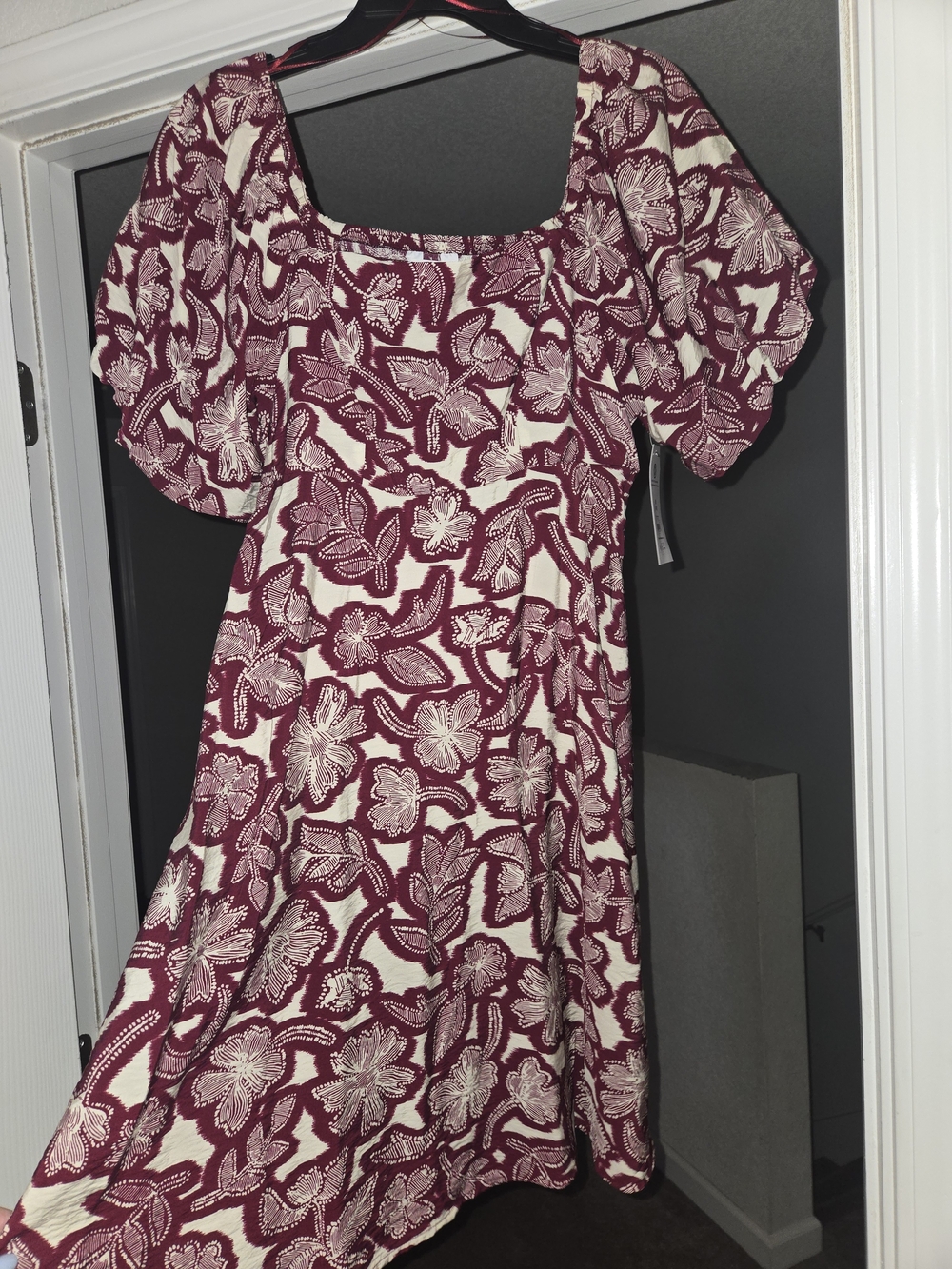 Floral Puff-Sleeve Midi Dress in Burgundy and Cream